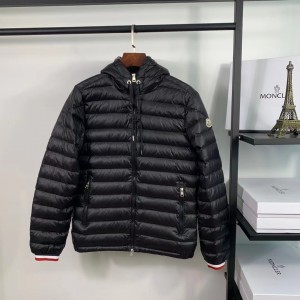 Moncler 2020 Down Jacket MC330054 Updated in 2020.09.05