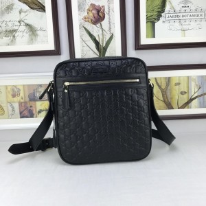 Gucci black leather Messenger bag GC06BM110