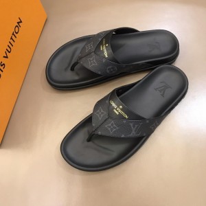 Louis Vuittion black Slippers with LV design in rubber MS021023 Updated in 2019.06.17