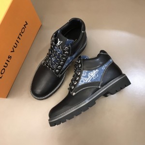 LV Oberkampf Ankle Boot in black and signed with a cursive “LV” MS021216 Updated in 2019.11.28